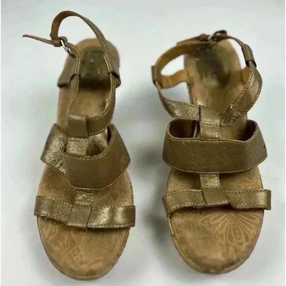 B.o.c Women's Bronze Leather Cork Wedge Sandals Size 8 Strappy Casual - Picture 1 of 13